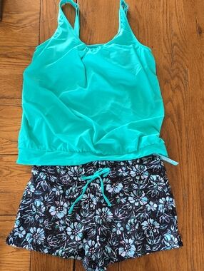 Aqua Eve Turquoise Tankini Top with Black Floral Swim Shorts Size Large